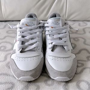 Reebok Classic Leather Shoes - women size 6.5